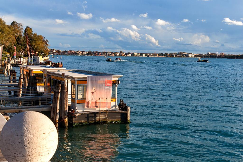 Venezia Biennale Bianco & Rosso Apartment Exterior foto